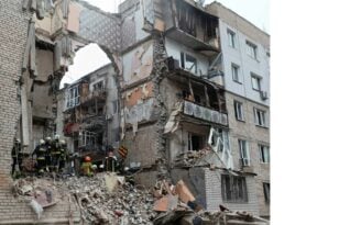 Πόλεμος στην Ουκρανία: Έξι νεκροί από πύραυλο σε πολυκατοικία στο Μικολάιβ