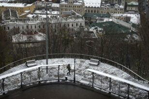Ουκρανία: Έπεσαν τα πρώτα χιόνια – Χωρίς ρεύμα το Κίεβο και 17 επαρχίες