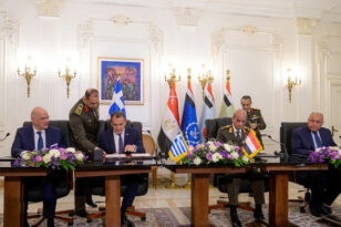 Ελλάδα και Αίγυπτος υπέγραψαν συμφωνία για κοινές περιοχές έρευνας και διάσωσης - Τι σημαίνει