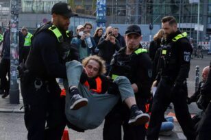 Βερολίνο: Ασθενοφόρο δεν μπορούσε να φτάσει σε σημείο ατυχήματος εξαιτίας ακτιβιστών για το κλίμα