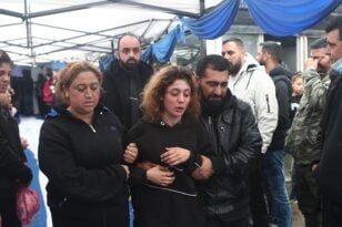 Θεσσαλονίκη: Θρήνος στην κηδεία του 16χρονου Ρομά - ΒΙΝΤΕΟ - ΦΩΤΟ