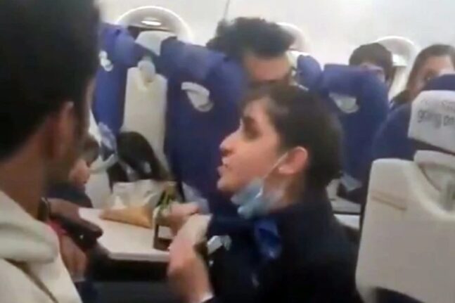 Viral αεροσυνοδός που τα βάζει με αγενή επιβάτη - «Δεν είμαι υπηρέτριά σου» ΒΙΝΤΕΟ