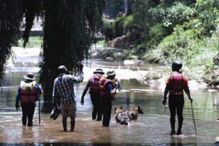 Γιοχάνεσμπουργκ: Στους 14 οι νεκροί από τη μεγάλη πλημμύρα - Έκαναν θρησκευτικές τελετές
