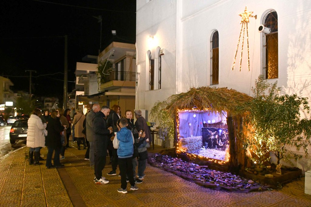 Ο Ν. Ασπράγκαθος, στο άναμμα του Χριστουγεννιάτικου διάκοσμου του Πολιτιστικού Συλλόγου Αγυιάς – Τερψιθέας ΦΩΤΟ