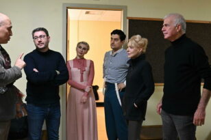 Στο Εθνικό ο Ανδρουλάκης: Συζήτησε με ηθοποιούς την υποβάθμιση των πτυχίων των καλλιτεχνικών σχολών