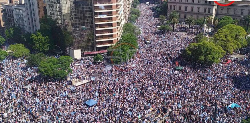 Αργεντινή: «Ζαλισμένη» από τη νίκη στο Μουντιάλ - Ξέφρενοι πανηγυρισμοί σε όλη την χώρα