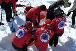 Όλυμπος: Ανασύρθηκε από βάθος 600 μέτρων ο ορειβάτης που είχε βρεθεί χωρίς τις αισθήσεις του