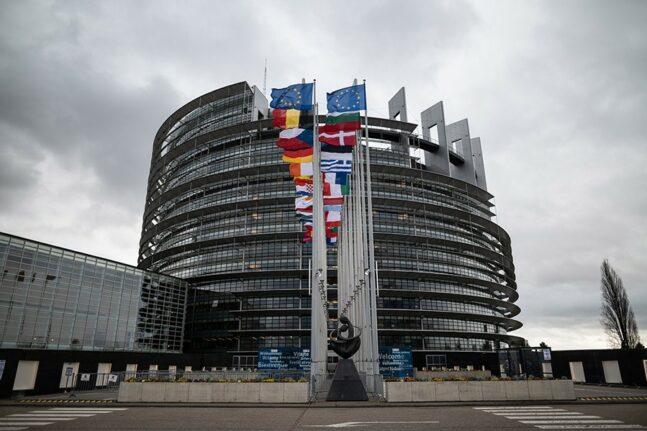 Ευρωπαϊκό Κοινοβούλιο: Υιοθέτησε νόμο που πλαισιώνει την τεχνητή νοημοσύνη
