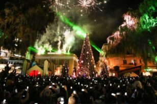 Ηράκλειο: Διανομέας «κόβει» δρόμο από το Χριστουγεννιάτικο Κάστρο και οι πολίτες μένουν αποσβολωμένοι!