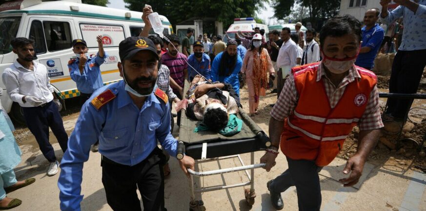 Ινδία: Τουλάχιστον 10 νεκροί σε τροχαίο με σχολικό λεωφορείο