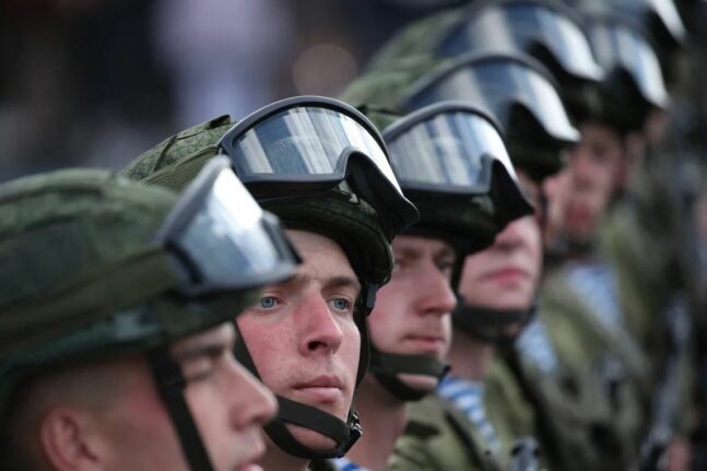 Ρωσία: Στρατολογεί Σέρβους μισθοφόρους για τον πόλεμο στην Ουκρανία