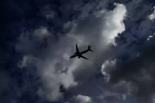 Πανικός σε πτήση προς Μυτιλήνη: Δεν προσγειώθηκε λόγω της κακοκαιρίας - Εφιαλτικές στιγμές για τους επιβάτες