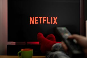 Netflix: Δείτε ποιες ταινίες, σειρές και ντοκιμαντέρ βγαίνουν εκτός μέσα στον Αύγουστο