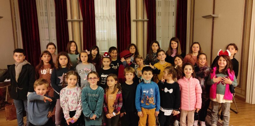 «Το πνεύμα των Χριστουγέννων» από τα παιδιά των Μουσικών Παιχνιδιών και της Δημοτικής Παιδικής Χορωδίας Αιγιαλείας στις 17 Δεκεμβρίου
