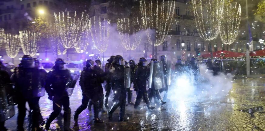 Παρίσι: Επεισόδια μεταξύ οπαδών και αστυνομίας μετά τον τελικό του Μουντιάλ - ΒΙΝΤΕΟ