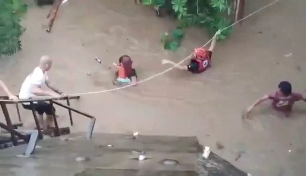 Φιλιππίνες - Φονικές πλημμύρες: Στους 13 ανέρχονται οι νεκροί - Δεκάδες οι αγνοούμενοι ΦΩΤΟ