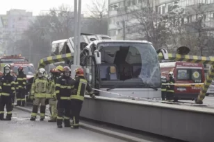 Δυστύχημα στο Βουκουρέστι: «Είναι χάλια ψυχολογικά», λέει ο δικηγόρος του οδηγού - Συγκλονιστικές μαρτυρίες επιβατών, τι εξετάζουν οι αρχές