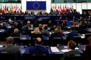 Ευρωπαϊκό Κοινοβούλιο: Μπλοκάρουν τους αντιπροσώπους του Κατάρ όσο διαρκούν οι δικαστικές έρευνες