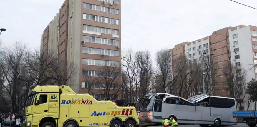 Τροχαίο στο Βουκουρέστι: «Βρέθηκε σφηνωμένο το κεφάλι μου» - Σοκάρουν οι περιγραφές επιβάτη του λεωφορείου - ΒΙΝΤΕΟ