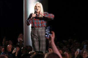 Απεβίωσε η θρυλική σχεδιάστρια μόδας Vivienne Westwood