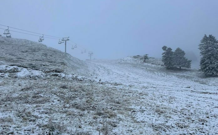 Meteo: Αυξήθηκε σημαντικά η χιονοκάλυψη στα ορεινά της ηπειρωτικής Ελλάδας