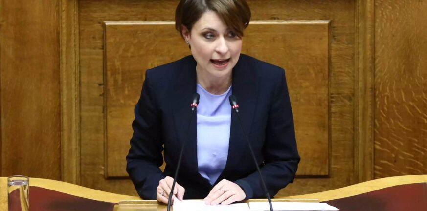 Πάτρα - Χρ. Αλεξοπούλου: Η δήλωση της για την επίθεση στο πολιτικό της γραφείο - «Η Δημοκρατία δεν εκφοβίζεται»