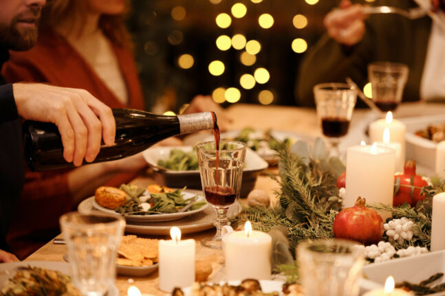 Χριστουγεννιάτικο τραπέζι: Δείτε πόσο θα κοστίσει - ΒΙΝΤΕΟ