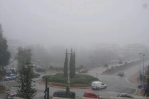 Λάρισα: Για 6η συνεχόμενη ημέρα η πόλη είναι καλυμμένη με ομίχλη