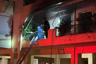 Αγρίνιο: Εβαλε φωτιά στο σπίτι του και βούτηξε στο κενό από ταράτσα πολυκατοικίας - ΦΩΤΟ