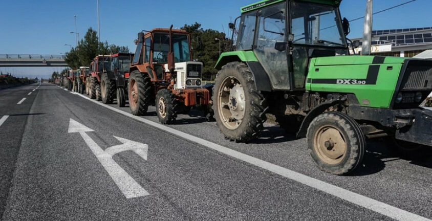 Στους δρόμους πάλι σήμερα οι αγρότες στην Αιγιάλεια και στην Ηλεία