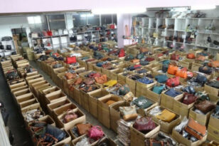 Κάτω Αχαΐα: Χιλιάδες προϊόντα από μίμηση «ξετρύπωσε» η ΕΛΑΣ