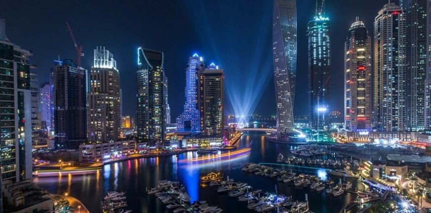 Ντουμπάι: Βάζει τέλος στον φόρο του 30% στο αλκοόλ για χάρη του τουρισμού