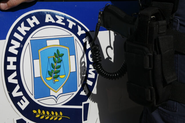Συλλήψεις για ληστείες σε καταστήματα στο κέντρο της Αθήνας – Έρευνες για την πλήρη ταυτοποίηση της συμμορίας