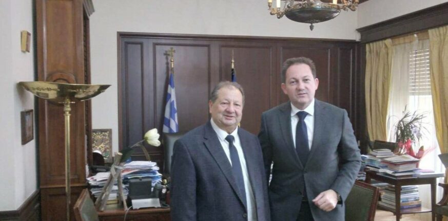 Συνάντηση Πέτσα με τον δήμαρχο Αιγιαλείας κ. Καλογερόπουλο στην Αθήνα, για έργα προς ένταξη στο «Αντ.Τρίτσης»