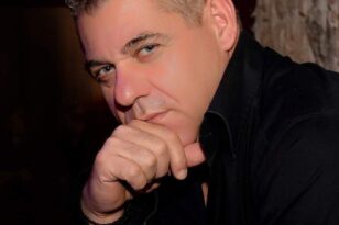 Ο Γιώργος Παράμερος μιλά στην «Π» για το νέο του τραγούδι για το Πατρινό Καρναβάλι με τίτλο «Καρναβαλίζομαι»