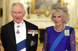 Βρετανία: Ο βασιλιάς Κάρολος «χρίζει» βασίλισσα την Καμίλα