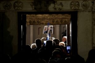 Guardian για κηδεία Κωνσταντίνου: Ήταν για λίγες ώρες ξανά βασιλιάς των Ελλήνων