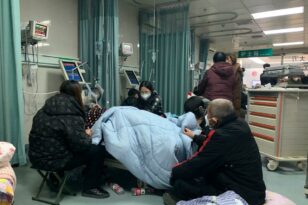 Κίνα: Αυξάνει τις δαπάνες για πρόληψη και θεραπεία εν μέσω εκτίναξης κρουσμάτων και θανάτων