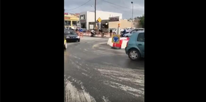 Ηράκλειο: Έπεσε βαρέλι με λάδι στον δρόμο - Επικίνδυνα ολισθηρό το οδόστρωμα