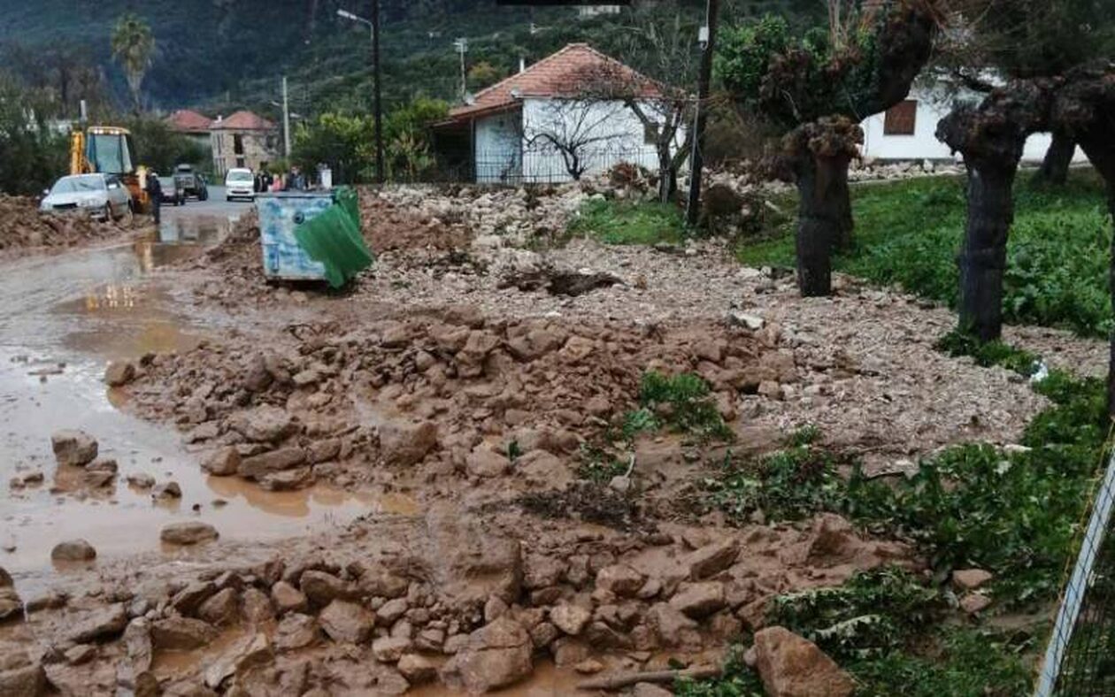 Καιρός: Πλημμύρες και ζημιές από το πέρασμα της κακοκαιρίας - Πού θα «χτυπήσει» τις επόμενες ώρες