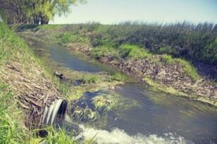 Υπουργείο Περιβάλλοντος: Έλεγχοι στον αχαϊκό κάμπο για ρύπανση του νερού