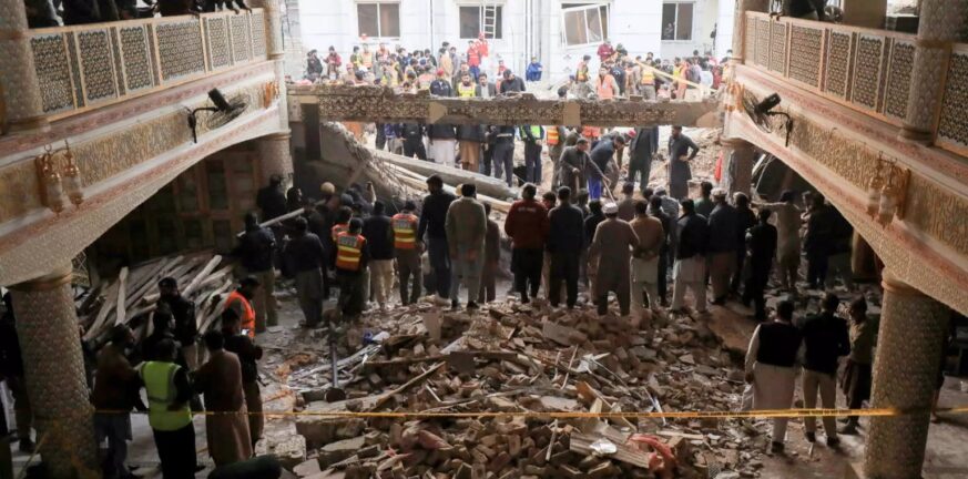 Πακιστάν: 83 οι νεκροί από τη βομβιστική επίθεση καμικάζι - ΒΙΝΤΕΟ