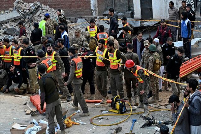 Πακιστάν: Τουλάχιστον 24 νεκροί από επίθεση αυτοκτονίας - ΒΙΝΤΕΟ