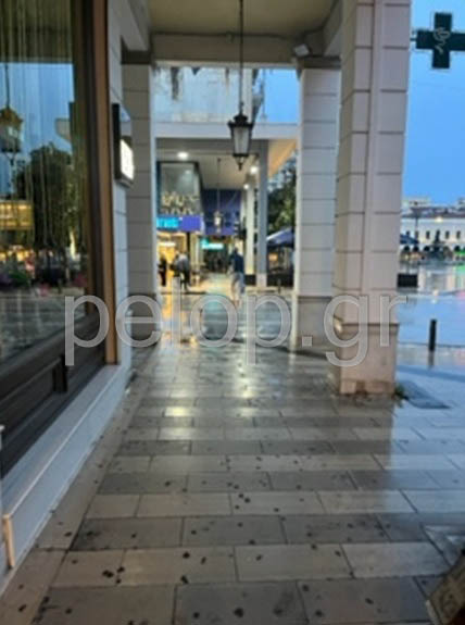 Πάτρα: Έβρεξε... μεγάφωνα στην οδό Κορίνθου - ΦΩΤΟ