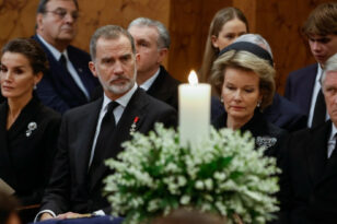 Οι 11 βασιλικές οικογένειες που έδωσαν το «παρών» στην κηδεία