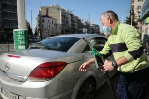 Πάτρα: Σκαρφάλωσε και πάλι στα δύο ευρώ η βενζίνη - Νέο fuel pass εξετάζει η Κυβέρνηση