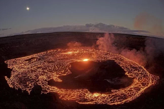 Σε φάση εκρηκτικής δραστηριότητας το ηφαίστειο Κιλαουέα στη Χαβάη