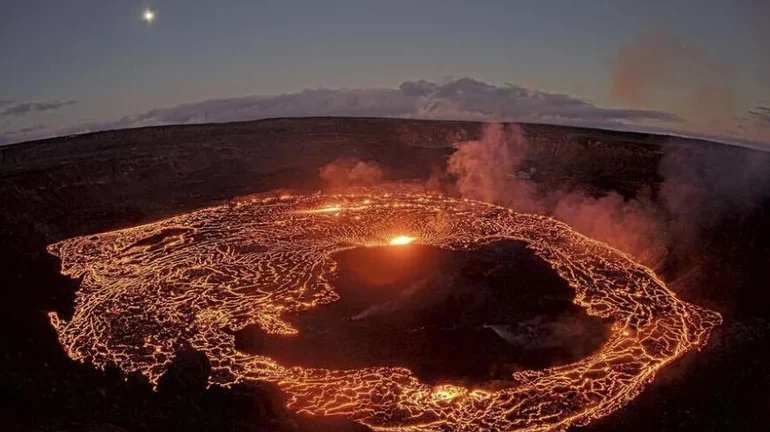 Σε φάση εκρηκτικής δραστηριότητας το ηφαίστειο Κιλαουέα στη Χαβάη