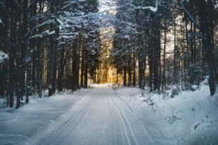 Χιόνια στην Ορεινή Ναυπακτία: Δήμος και Περιφέρεια βρίσκονται σε επιφυλακή ΒΙΝΤΕΟ