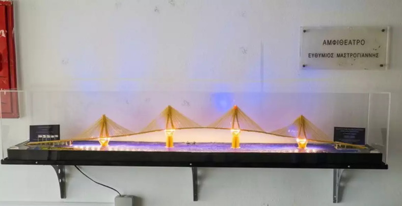 Φοιτητές έφτιαξαν τη γέφυρα Ρίου – Αντιρρίου από σπαγγέτι και ταλιατέλες ΦΩΤΟ